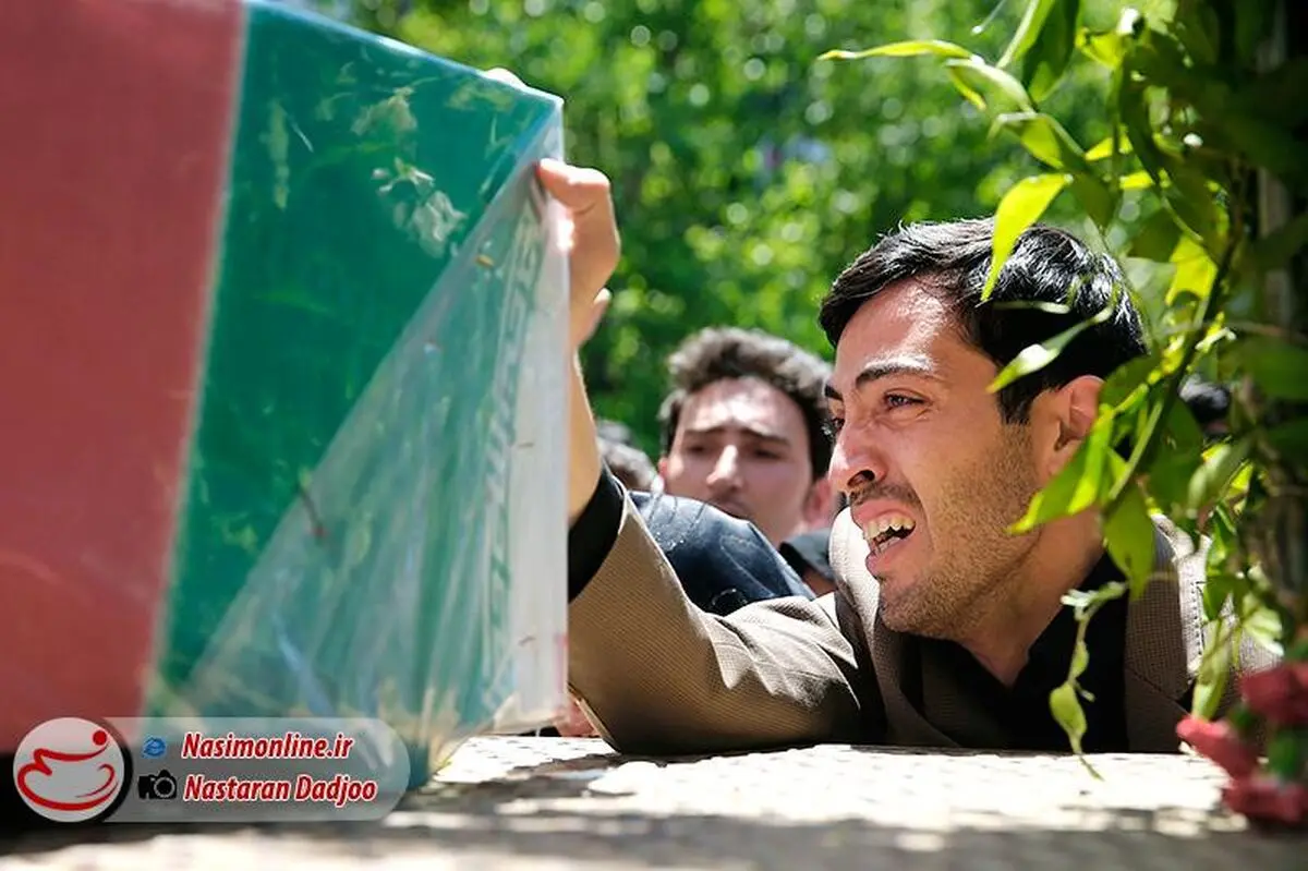 تشییع شهدای حادثه تروریستی تهران با حضور نمازگزاران تهرانی