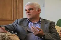 روحانی به جای توجه به گرایش‌های سیاسی از نیروهای توانمند استفاده کند