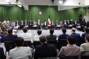 جمعی از اهالی فرهنگ، شعر و ادب فارسی با رهبر انقلاب دیدار کردند + تصاویر