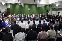 جمعی از اهالی فرهنگ، شعر و ادب فارسی با رهبر انقلاب دیدار کردند + تصاویر