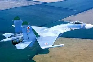 سوخو -۲۷ روسیه بمب‌افکن‌های آمریکایی را در بالتیک رهگیری کرد