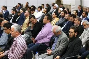 روایت شاعر اهل سنت از دیدار با رهبری/ مقام معظم رهبری بسیار در شعر مسلط هستند