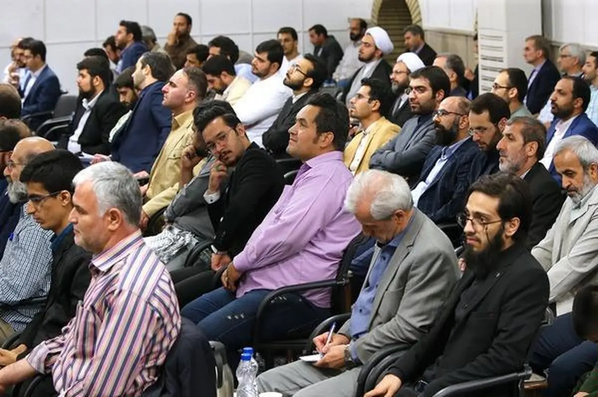 روایت شاعر اهل سنت از دیدار با رهبری/ مقام معظم رهبری بسیار در شعر مسلط هستند