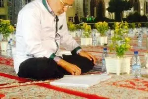 تلاش می‌کنیم زوار غیر ایرانی که به مشهد نیامده‌اند را به زیارت امام رضا بیاوریم