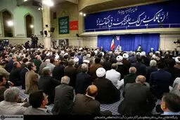 مسئولان، کارگزاران نظام و جمعی از مدیران ارشد دستگاه‌های مختلف کشور دوشنبه شب با رهبر انقلاب دیدار کردند