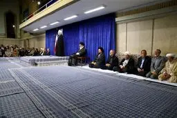 دوران رقابت‌ها و بگومگوها پایان یافته/ امروز باید به مطالبات مردم توجه کنیم/ اشتغال و بهبود معیشت مهمترین مطالبات مردم است