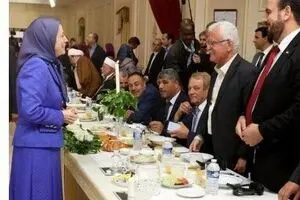 معارضین سوری سر سفره افطار منافقین + عکس