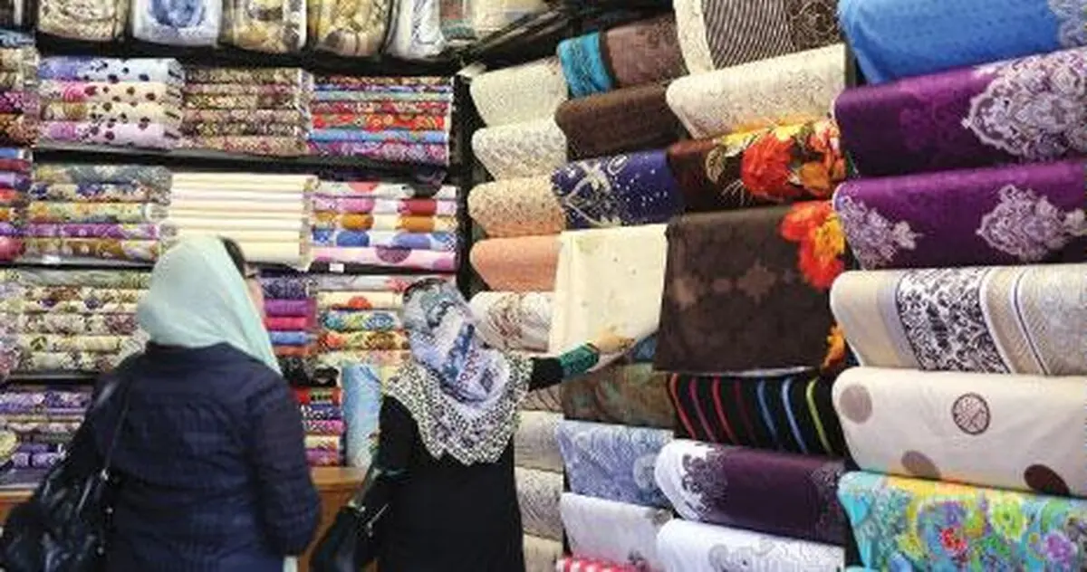 ورشکستگی پارچه‌فروشان در اثر رکود و افزایش واردات/ افزایش ۵۰ درصدی چک‌های برگشتی در صنف پارچه فروشان/ دولت تعرفه واردات پوشاک را از ۲۰۰ به ۵۵ درصد کاهش داد