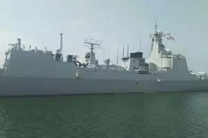 ناو گروه اعزامی چین در بندرعباس پهلو گرفت