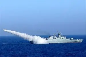 رزمایش مشترک ناوهای ایرانی با ناوهای جنگی چین در تنگه‌ هرمز برگزار می‌شود