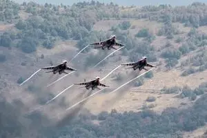 کشته شدن ۱۸۰ تروریست و دو فرمانده ارشد داعش در حملات هوایی روسیه در دیرالزور