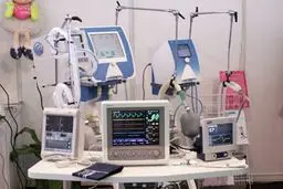 قاچاق سالانه ۶۰۰ تا ۷۰۰ میلیون دلار تجهیزات پزشکی در کشور/ نبود نظارت دقیق عامل اصلی قاچاق کالا