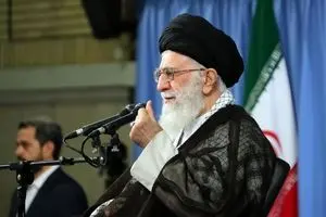 جمهوری اسلامی با اقتدار ایستاده و ملت به دشمنان سیلی خواهد زد