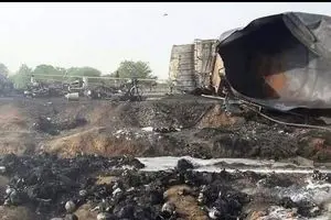 انفجار نفتکش در ایالت پنجاب ۱۴۸ قربانی گرفت + تصاویر