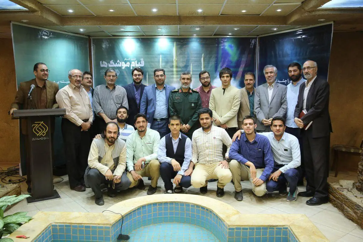 عیدی اهالی شعر و ادب به فرمانده عملیات "لیلة القدر"/ دعوت سردار حاجی زاده از شعرا
