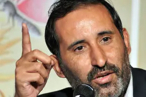 سروده جدید علیرضا قزوه/ عید شد؛ عید... مبادا نگرانم باشید