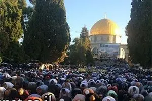 ۹۰ هزار فلسطینی نماز عید فطر را در مسجدالاقصی اقامه کردند + تصاویر