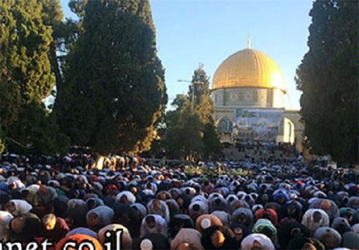 ۹۰ هزار فلسطینی نماز عید فطر را در مسجدالاقصی اقامه کردند + تصاویر
