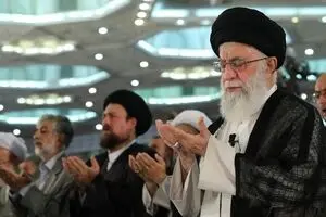 نماز عید فطر به امامت رهبر انقلاب اقامه شد + تصاویر