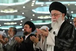 نماز عید فطر به امامت رهبر انقلاب اقامه شد + تصاویر