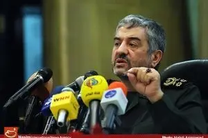دولت بدون تفنگ تحقیر و سرانجام تسلیم خواهد شد/ ما به اصرار دولت‌ها وارد سازندگی شدیم