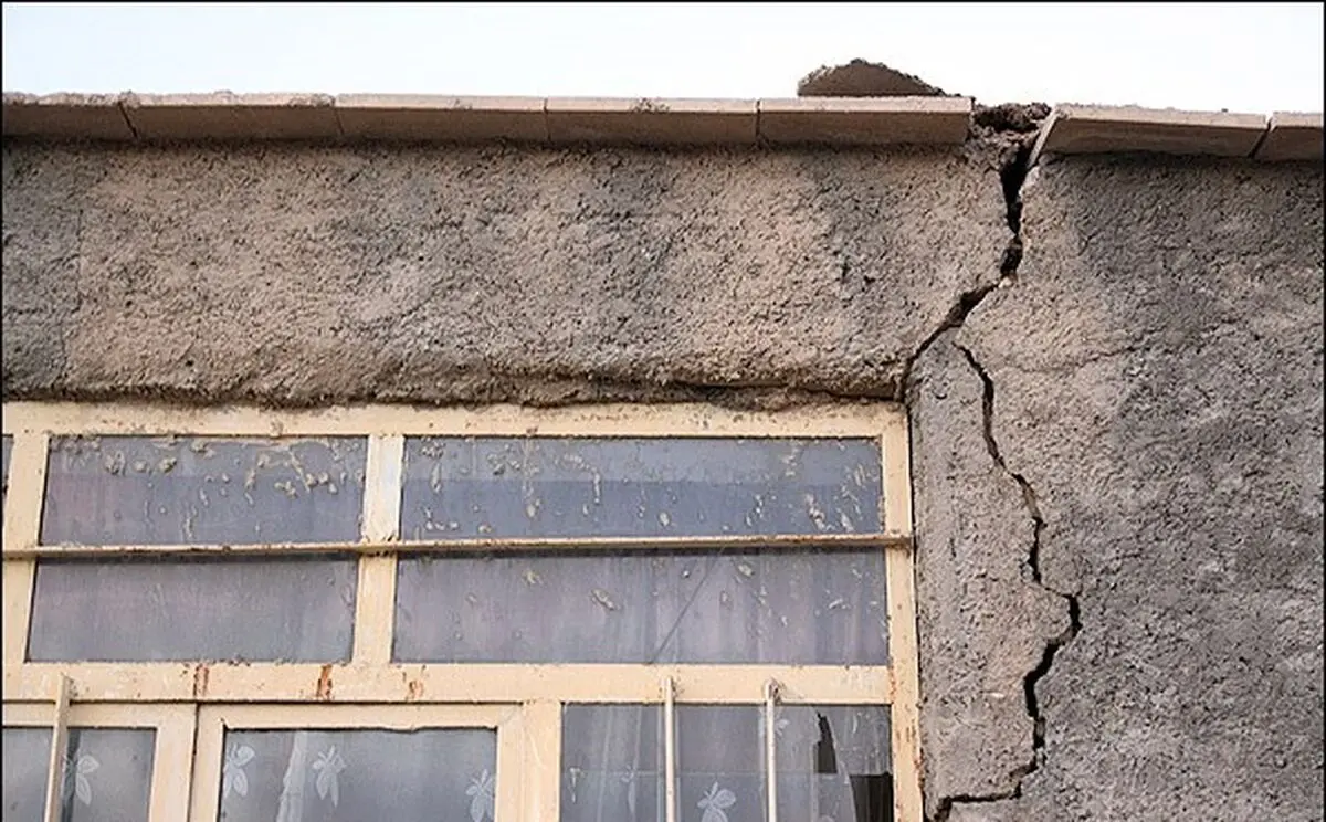زلزله ۴.۳ ریشتری خلخال دو مصدوم بر جای گذاشت/ ترک‌خوردگی دیوارهای برخی اماکن شهری و روستایی