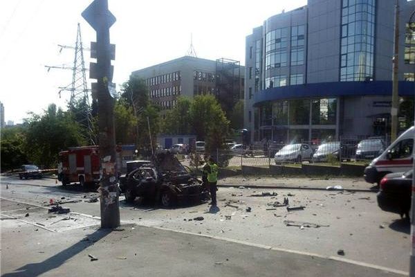انفجار خودرو در کی‌یف یک زخمی بر جای گذاشت + فیلم و عکس