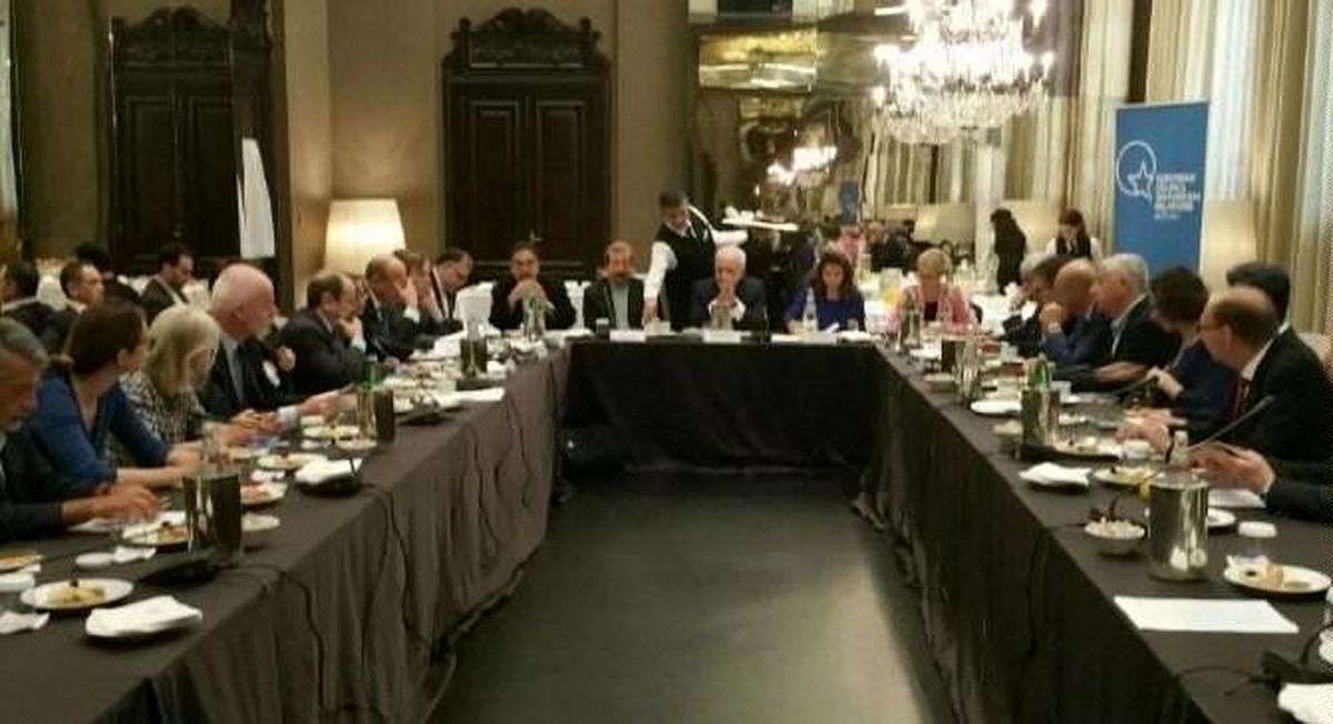 دیدار ظریف با اعضای شورای اروپائی روابط خارجی در رُم + عکس
