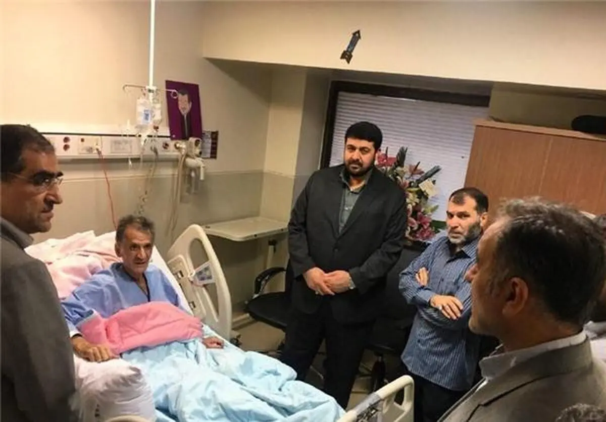 وزیر بهداشت و ده‌نمکی از حبیب‌الله کاسه‌ساز عیادت کردند