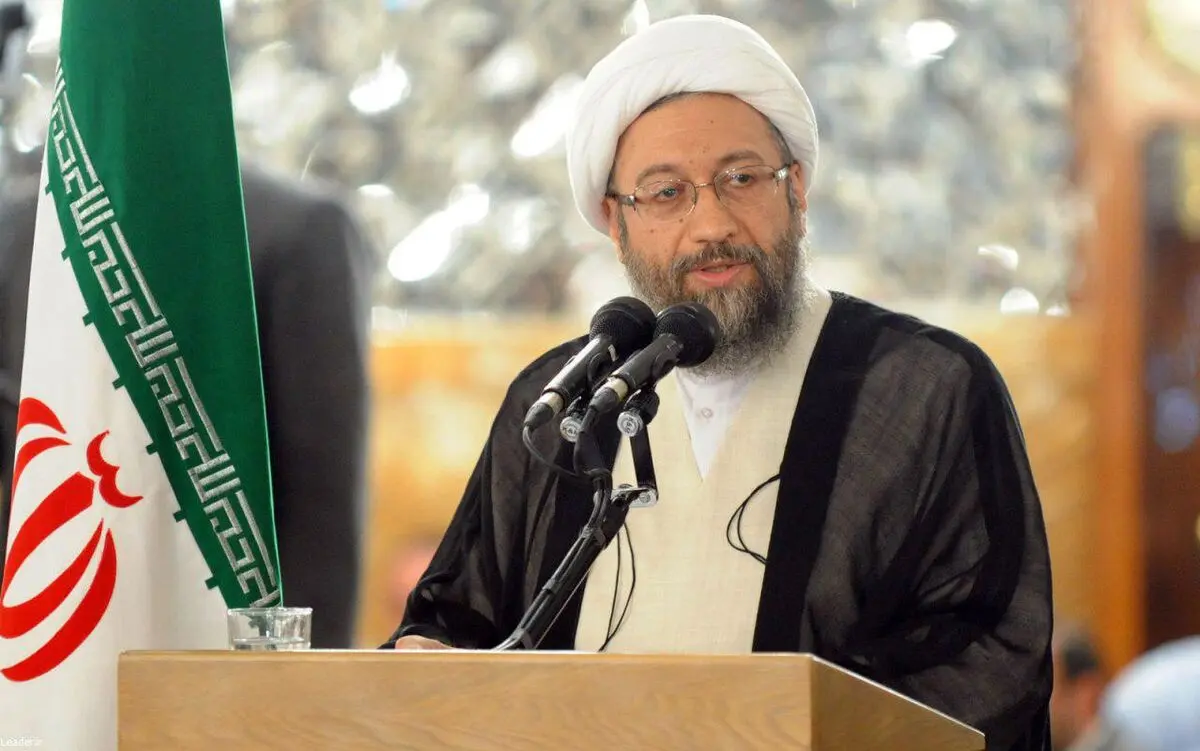 عده‌ای در داخل برای دوستی با دشمن دست دراز می‌کنند/ تشکیل نهاد "حقوق شهروندی" خلاف قانون اساسی و خلاف شرع است