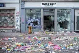 ادامه اعتراض‌های مردمی در آلمان/ هامبورگ منطقه جنگی شد + تصاویر