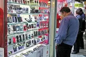 سود دو هزار میلیاردی قاچاقچیان از عدم اجرای رجیستری/ موبایل گران نمی‌شود