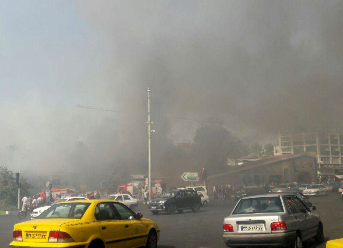 آتش‌سوزی در میدان قدس تهران - هم اکنون