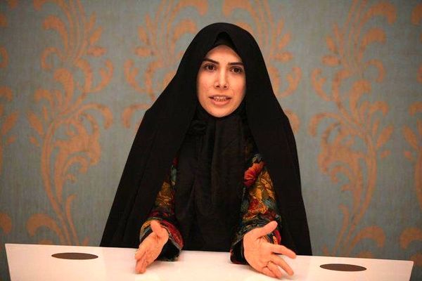 تشکر دختر مدیرنجومی بگیر دولت روحانی از آخوندی!/ دختر صفدرحسینی: به خاطر انتخاب خانم شرفبافی تشکر میکنم