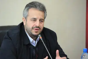 مقامات بانک مرکزی حاضر نیستند از خرید کالاهای تولید داخل حمایت کنند!/ دولت از تولید کنندگان خارجی حمایت می‌کنند