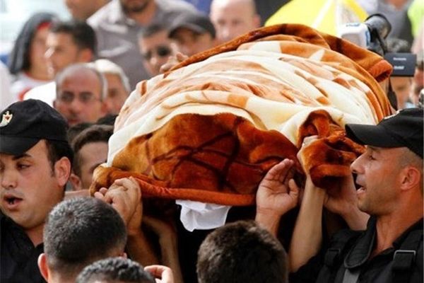 هزاران فلسطینی پیکر شهدای قدس را تشییع کردند