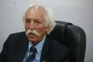 بانک مرکزی باعث شکست طرح وام ۱۰ میلیونی خرید کالا شد/ کالاهای خارجی با فشار بانک مرکزی وارد این طرح شد