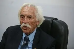 بانک مرکزی باعث شکست طرح وام ۱۰ میلیونی خرید کالا شد/ کالاهای خارجی با فشار بانک مرکزی وارد این طرح شد