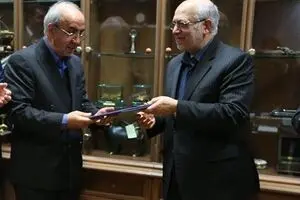 تولید کالایی که مصرف کننده را شاد کند عبادت است‌/باقی ماندن در بخش صنعت را ترجیح دادم