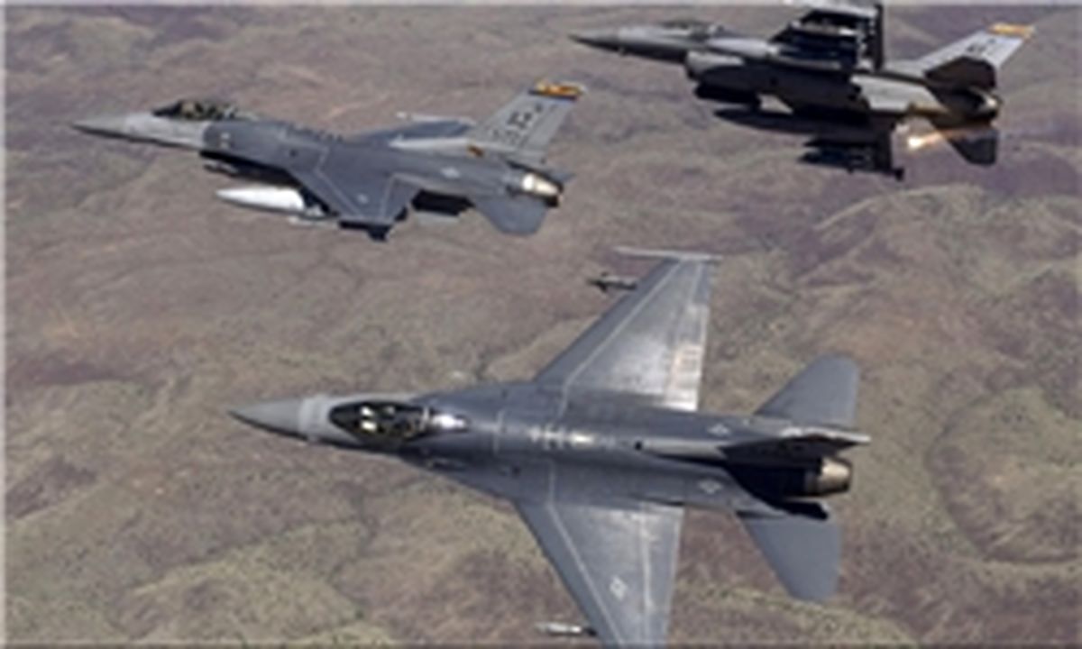 کشته شدن ۱۷ غیر نظامی در حملات هوایی آمریکا به رقه سوریه