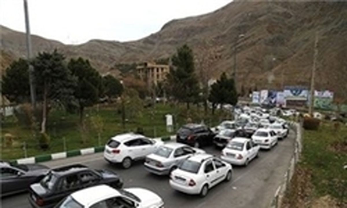 ترافیک نیمه‌سنگین در آزادراه تهران ـ کرج/ باران و مه‌گرفتگی در مازندران
