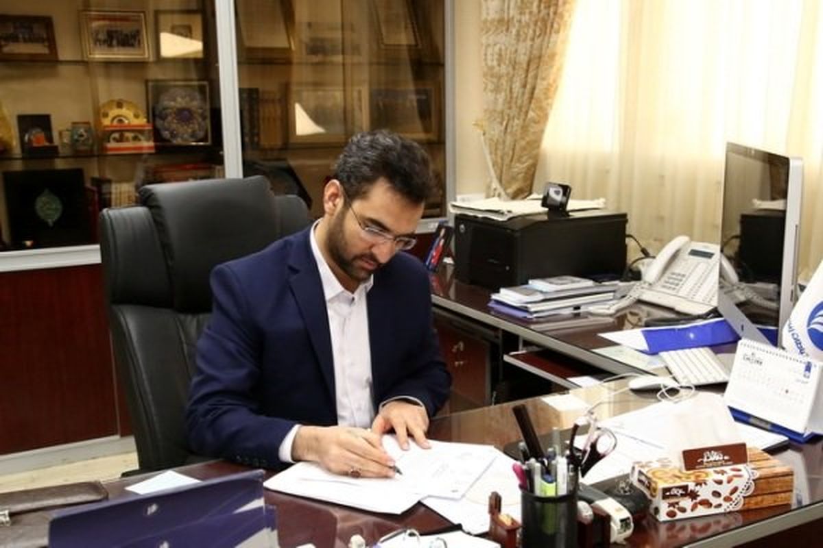 «آذری جهرمی» فعالیت خود به عنوان وزیر ارتباطات را آغاز کرد