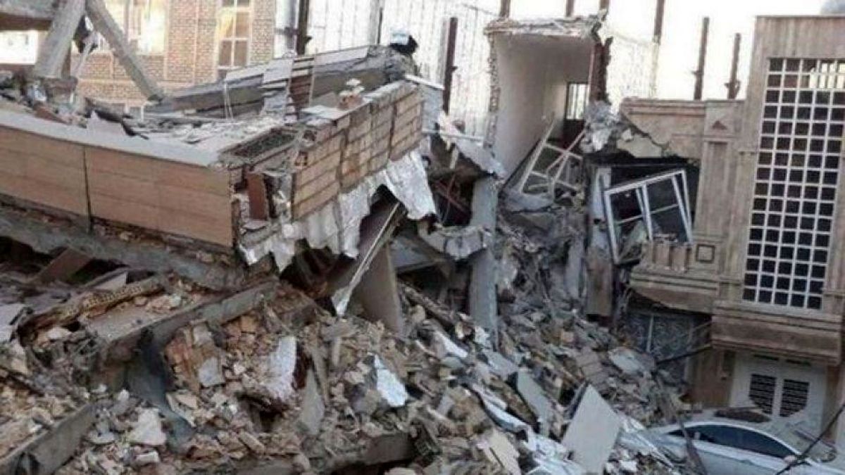 انتقاد علی ضیا از عدم حضور دولت در مناطق زلزله‌زده