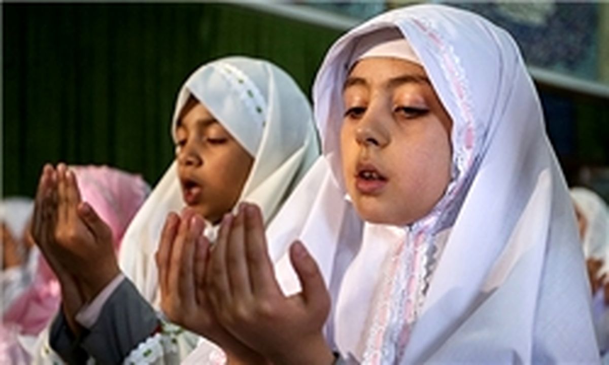 برگزاری جشن تکلیف دختران در امامزاده سیده ملک خاتون (ع) در هفته وحدت