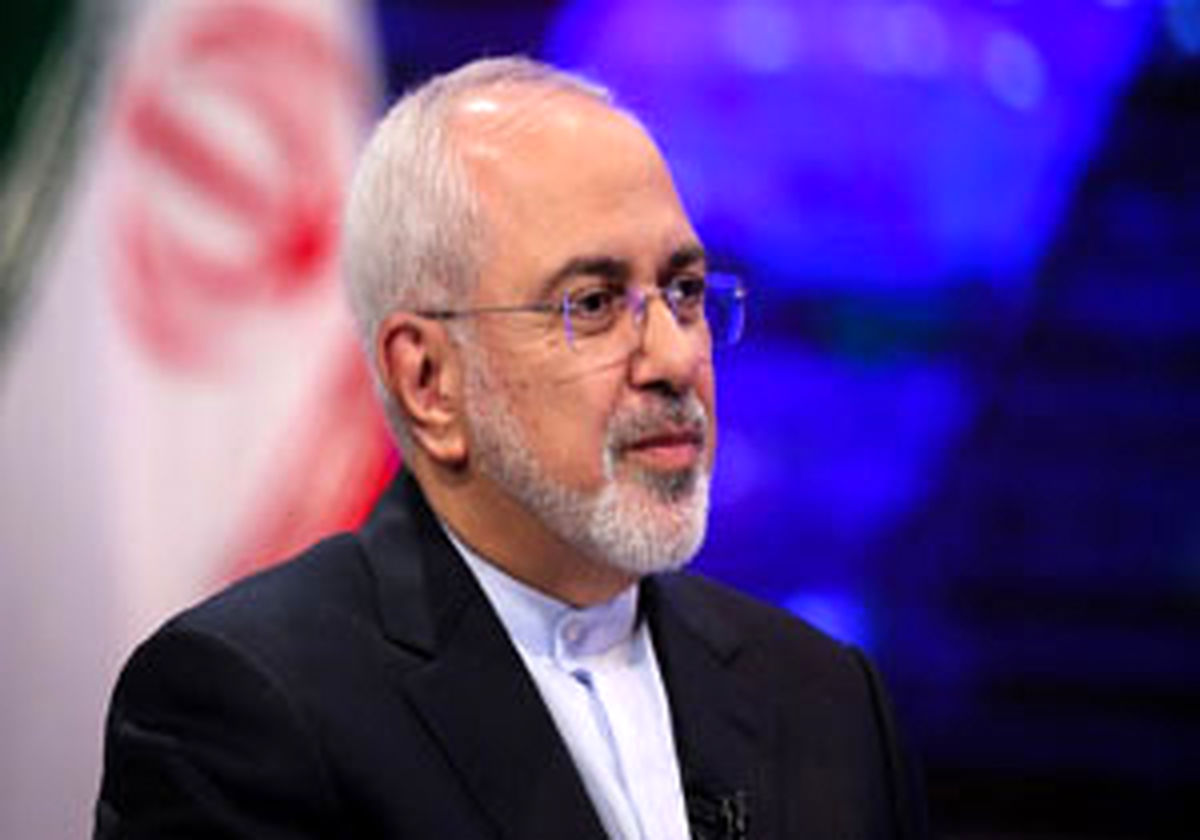 ابراز تاسف وزیر خارجه چین از بروز سانحه برای نفتکش ایرانی در گفت و گوی تلفنی با ظریف