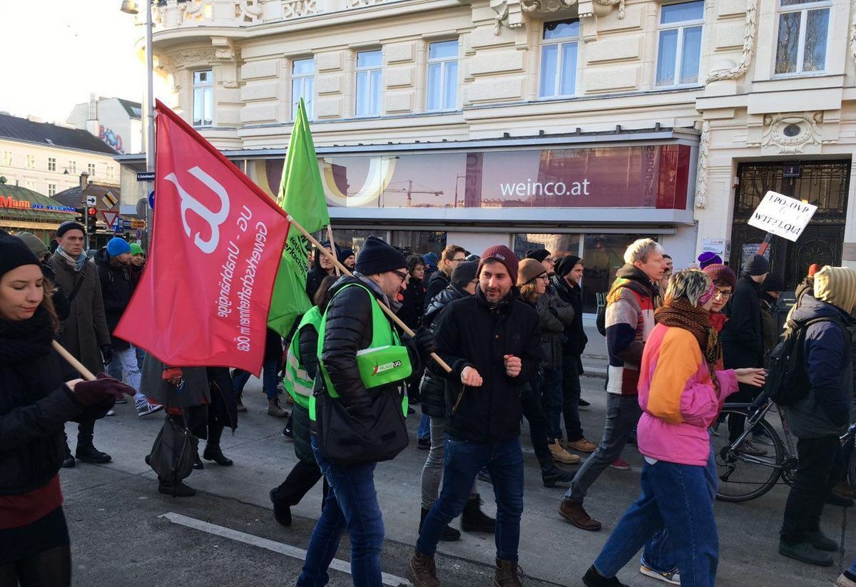 راهپیمایی مردم اتریش علیه سیاست‌های دولت