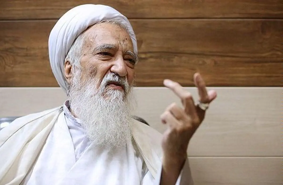 متعجبم از شخصی که هم نامش روحانی است هم در کسوت روحانیت
