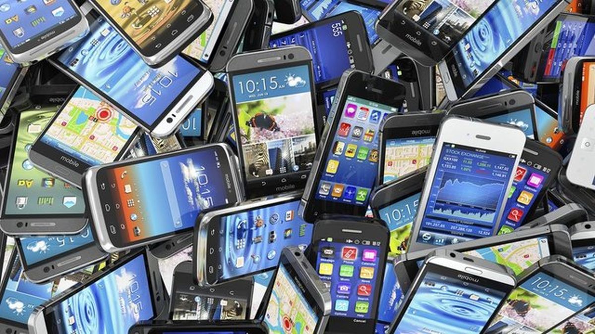 فروشندگان موبایل قاچاقچی نیستند/ فرصت رجیستر کردن تلفن‌ها تمدید شود