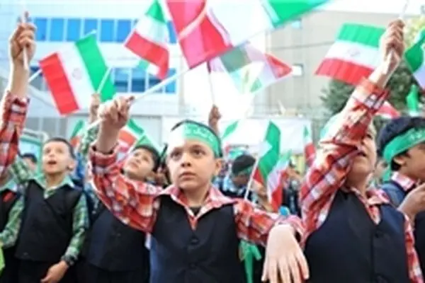 پخش فیلم‌های دیده نشده از دوران انقلاب در دهه فجر/بازسازی تصویر ۵ سرود انقلابی