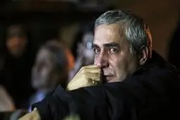 حاتمی کیا روی سن آمد و پخش فیلم را متوقف کرد!